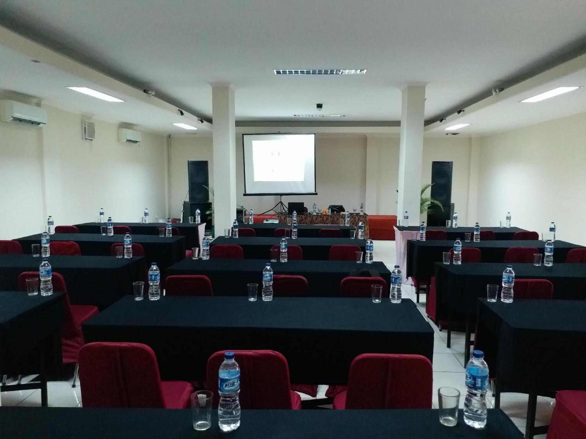 Pia Hotel Cirebon Luaran gambar
