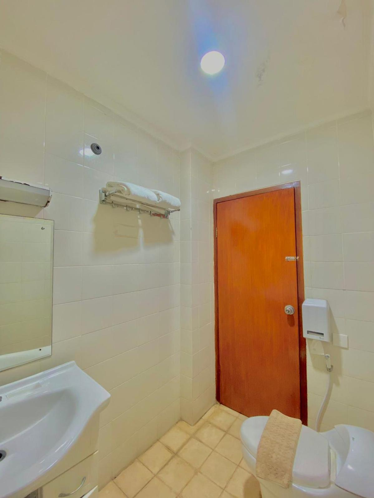 Pia Hotel Cirebon Luaran gambar